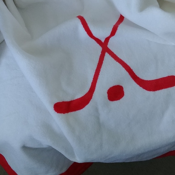 NWOT Beach Towel, 100% Cotton, Length 59 inches, wide 30 inches white/red/black - Picture 2 of 12